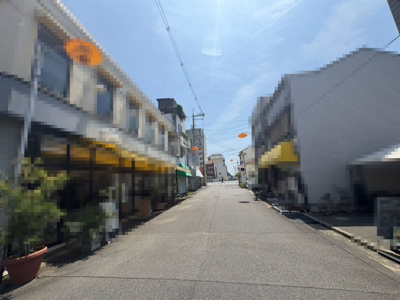 【前面道路含む現地写真】 | 南半町西１丁　売土地 | 【個性あふれる住まいを実現できる「建築条件無の売土地」です】