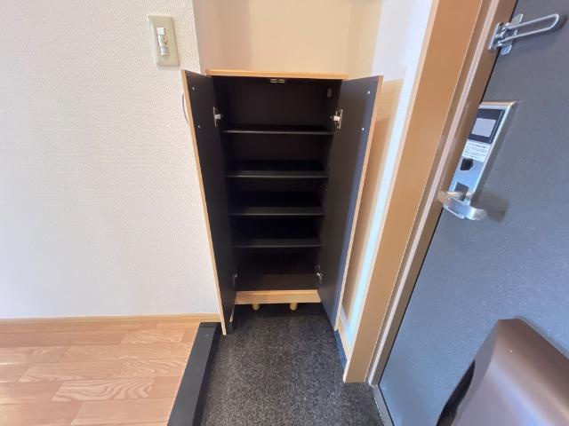 ドヌールⅣ天王　　　刈谷市近郊の賃貸はクラスホーム刈谷店の玄関|下駄箱