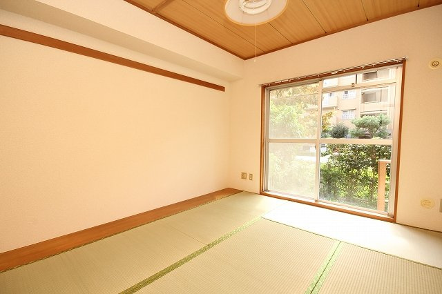 東鷲宮ニュータウン駅前プラザ２号棟の和室