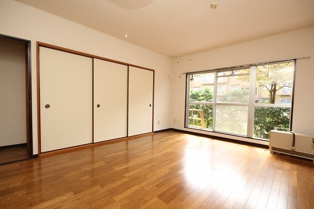 久喜市桜田３丁目の賃貸マンションの居間・リビング