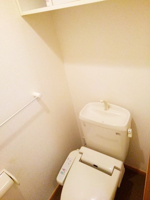 鎌倉市植木のアパートのトイレ