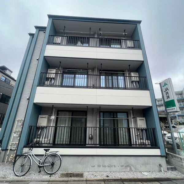 メルディア北戸田のエントランス