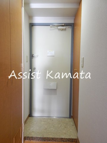 アヴァンティック天王洲の玄関|写真は同タイプの別号室です