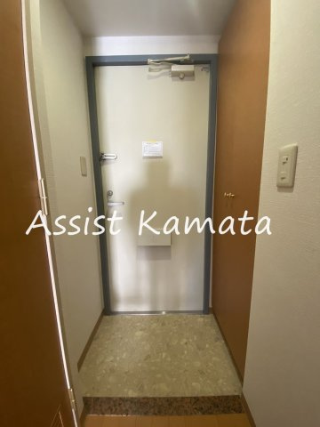 アヴァンティック天王洲の玄関|写真は同タイプの別号室です