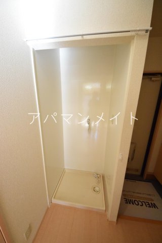 【設備】 | クレスト | 洗濯機置場になります