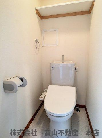宗像市陵厳寺１丁目の賃貸マンションのトイレ