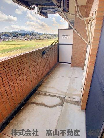 宗像市陵厳寺１丁目の賃貸マンションのバルコニー