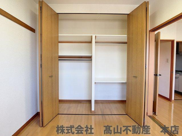 宗像市陵厳寺１丁目の賃貸マンションの収納