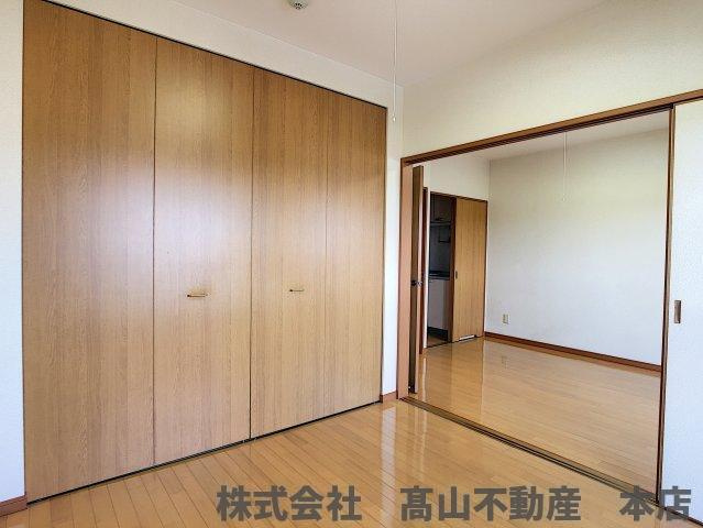 宗像市陵厳寺１丁目の賃貸マンションの内装