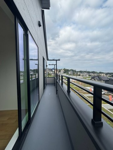八王子市　長房町　新築戸建て　のバルコニー