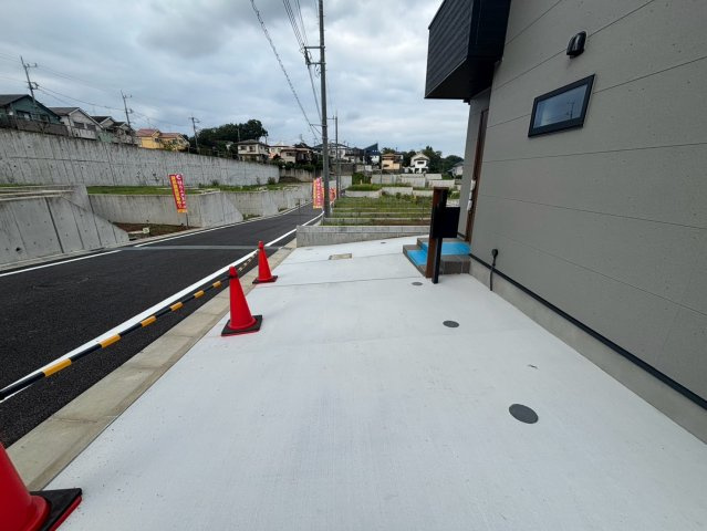 八王子市　長房町　新築戸建て　の駐車場