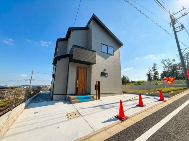 八王子市　長房町　新築戸建て　の前面道路含む現地写真