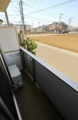 ふじみ野市うれし野２丁目のアパートのバルコニー