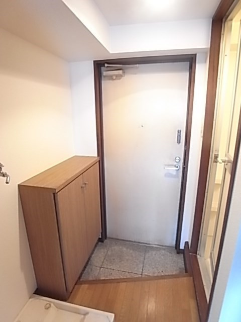 リバーサイド明光の玄関