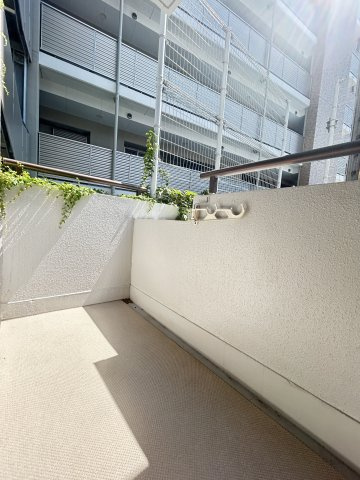 ジュネスのバルコニー