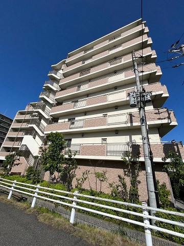 ラフィネス西宮北口サウスコートの外観