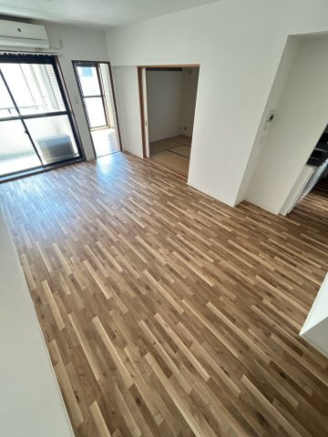 ワコーレグリーンコート芦屋の居間・リビング