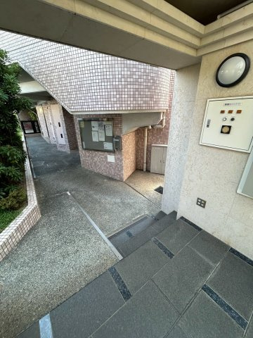 ワコーレグリーンコート芦屋のエントランス