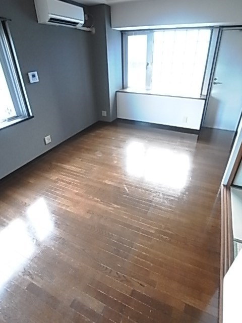 メゾン香枦園の居間・リビング
