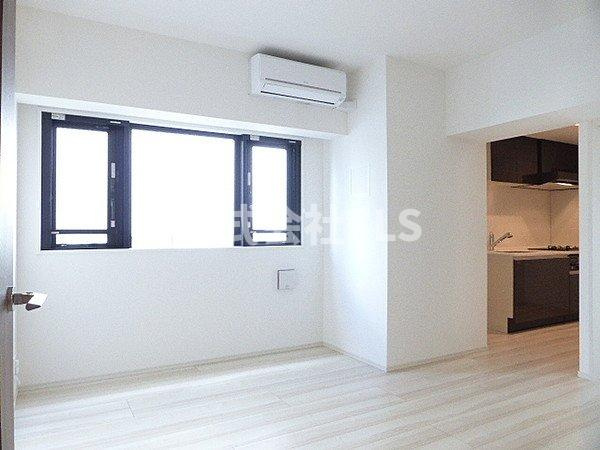 港区新橋５丁目の賃貸マンションの居間・リビング