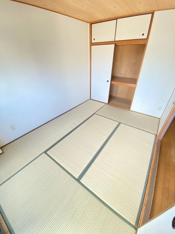 グローリー魚崎の和室