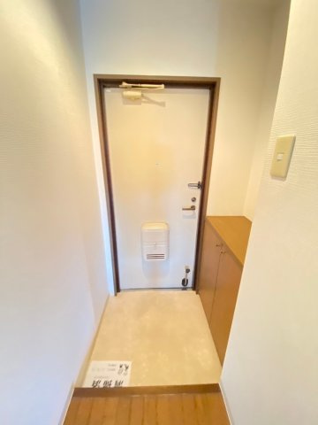 グローリー魚崎の玄関