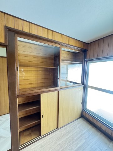 東出町2丁目貸家の収納