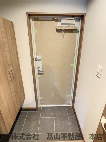 プログレス赤間駅前の玄関