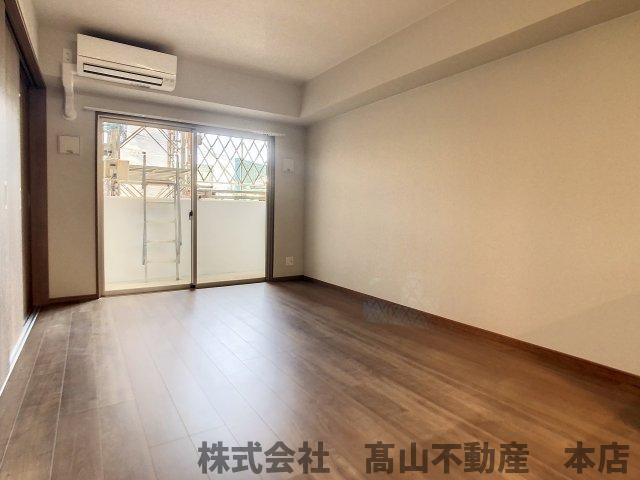 プログレス赤間駅前の居間・リビング
