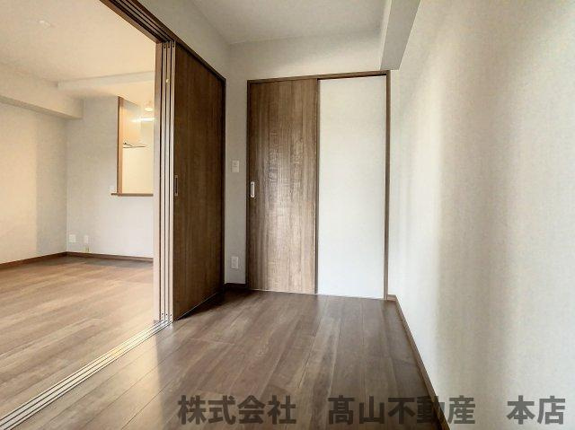 プログレス赤間駅前の洋室