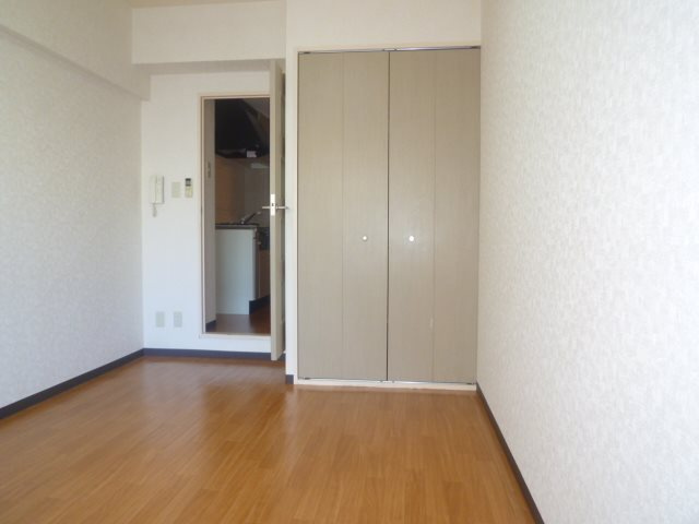ジュネスの寝室