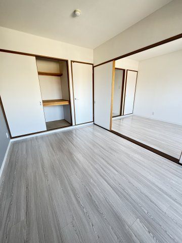 レジデンス香紀管理の寝室