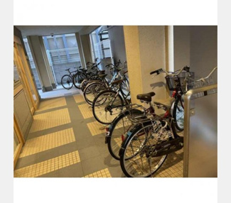 【外観】 | エル西宮 | 外観1F自転車置場（バイクは禁止）