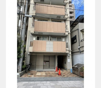 【外観】 | エル西宮 | 外観1F店舗あり 右側が入口