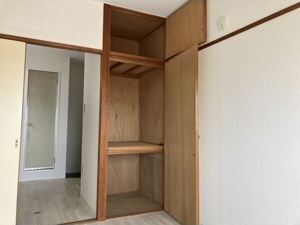 山金ハイツの収納