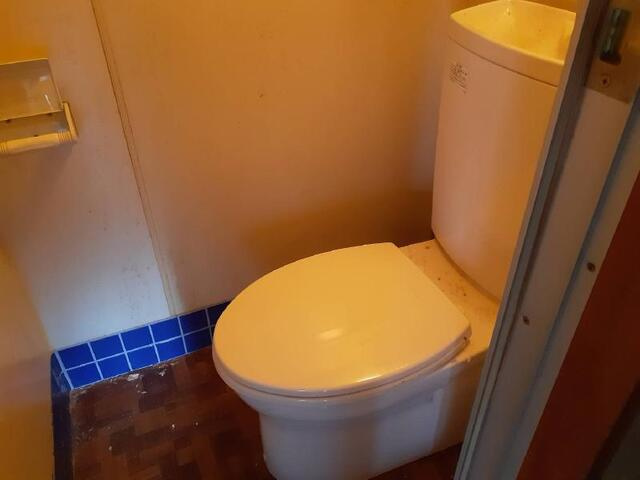 「南向きの5LDK」高知市知寄町　中古マンションのトイレ|トイレはシンプルで使い勝手の良い造り☆お掃除しやすい広さで清潔感を保てます　
