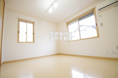 【寝室】 | クレール四季彩の丘　弐番館 | 使い勝手のいいお部屋