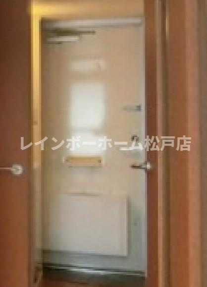 フェリオ柏の玄関|明るい玄関です