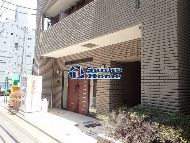 アヴィニティー銀座東のエントランス
