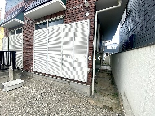【エントランス】 | 【仲介手数料０円】茅ヶ崎市松浪2丁目　中古一戸建て | 茅ヶ崎市松浪2丁目　中古一戸建て