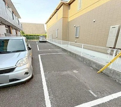 あきる野市二宮のアパートの駐車場