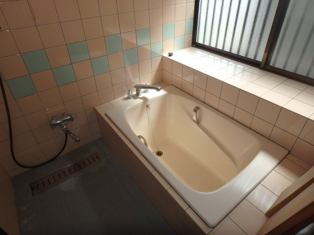 S1798H　2丁目和風中古住宅の浴室|日々の疲れを癒すお風呂
