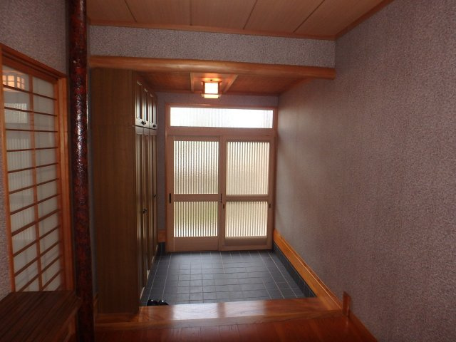 S1798H　2丁目和風中古住宅の玄関|きれいな玄関です