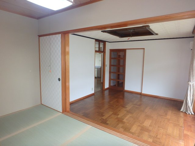 S1798H　2丁目和風中古住宅の洋室|使いやすい洋室です
