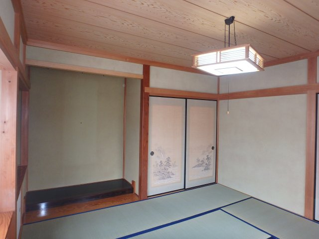 S1798H　2丁目和風中古住宅の収納|2Fの和室