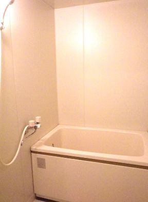 ベルコーポ早稲田の浴室|落ち着いた空間のお風呂です