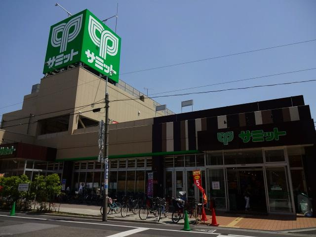 シェ・コトブキの周辺