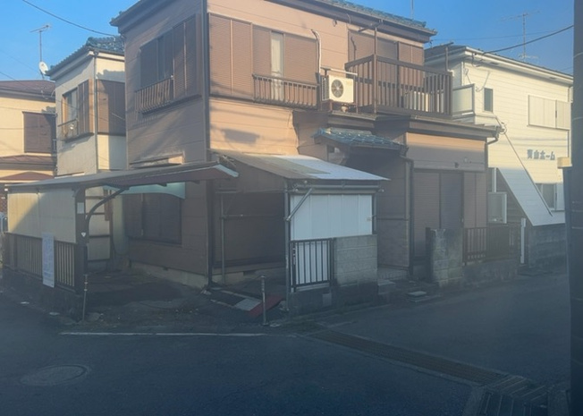 【外観】 | 土地購入を検討されている場合、境界杭がない状態で購入してしまうと境界確定測量をする必要があり、費用がかかります。購入の前に、売主、隣土地所有者立ち合いのもと境界を確定し境界杭を設置するのがベストです。