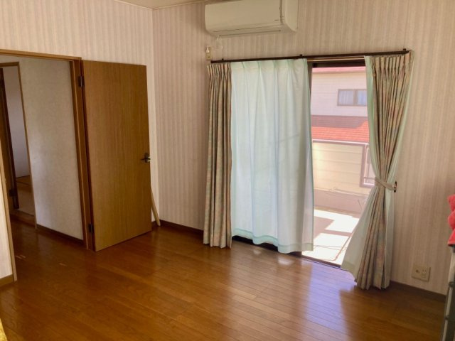 源藤町原田の洋室