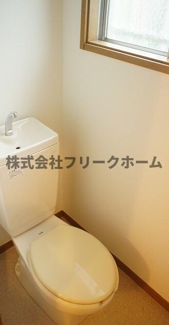 三鷹市井の頭１丁目のアパートのトイレ